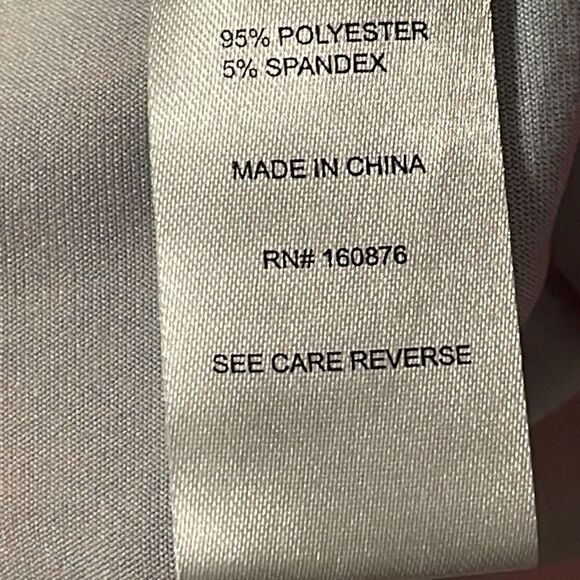 Sakurafina v-neck cosmic print tank in blue & pink size 1X - Picture 10 of 11